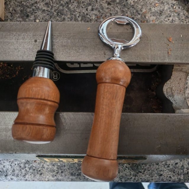 wine stopper and bottle opener