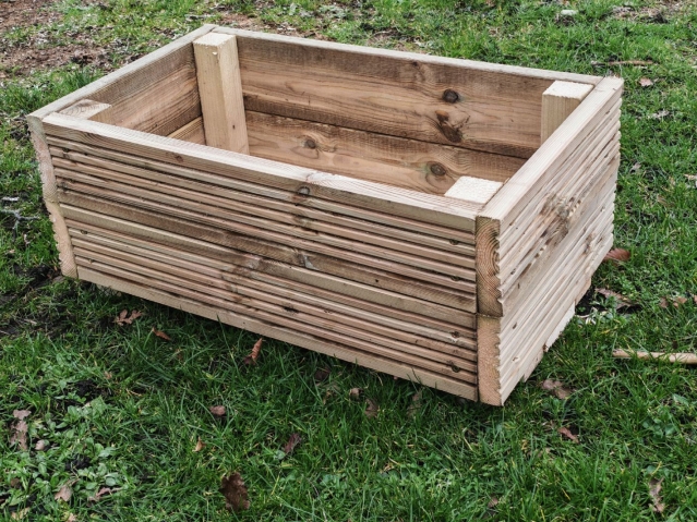  Garden planter 